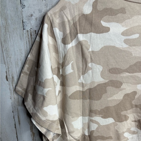 Old Navy Camouflage V-Neck T-Shirt OLD NAVY NWT Size XXL Camo 100% Cotton - Picture 9 of 12